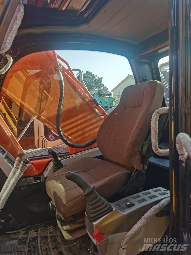 Doosan DX 225 LC Escavadoras de rastos