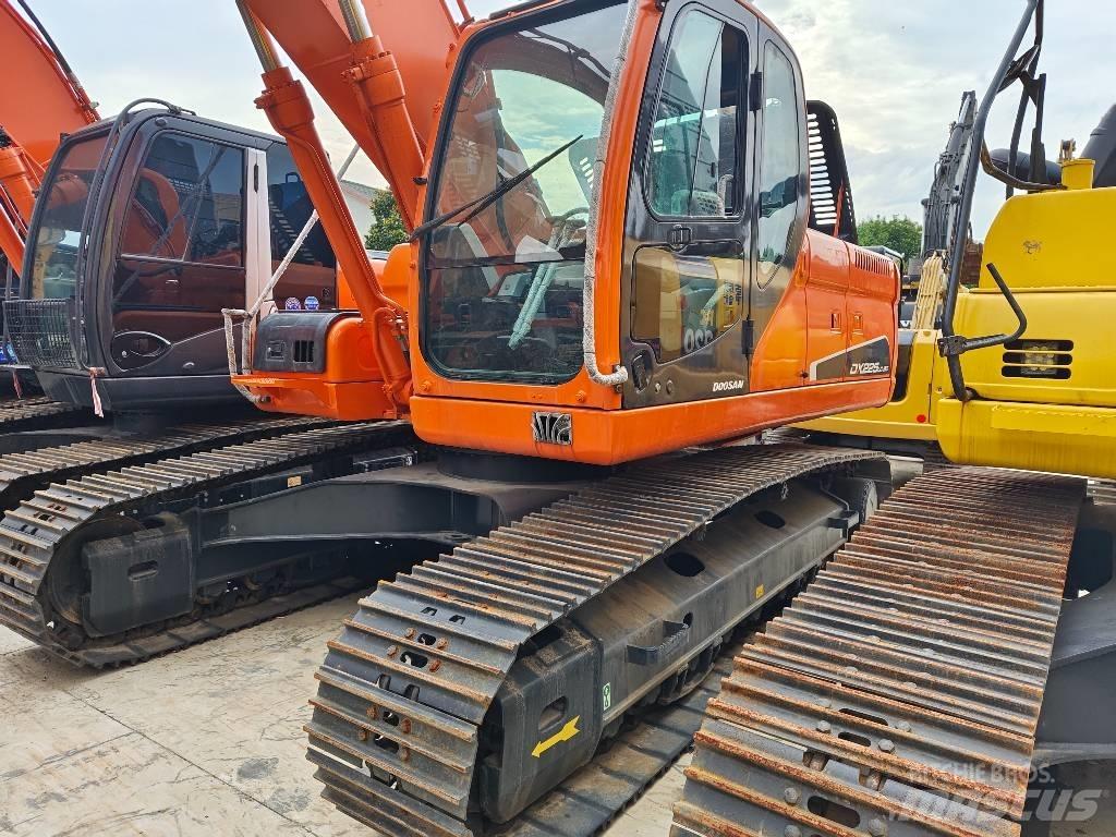 Doosan DX 225 LC Escavadoras de rastos