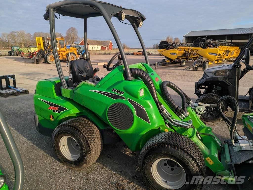 Avant 528 Carregadoras de direcção deslizante