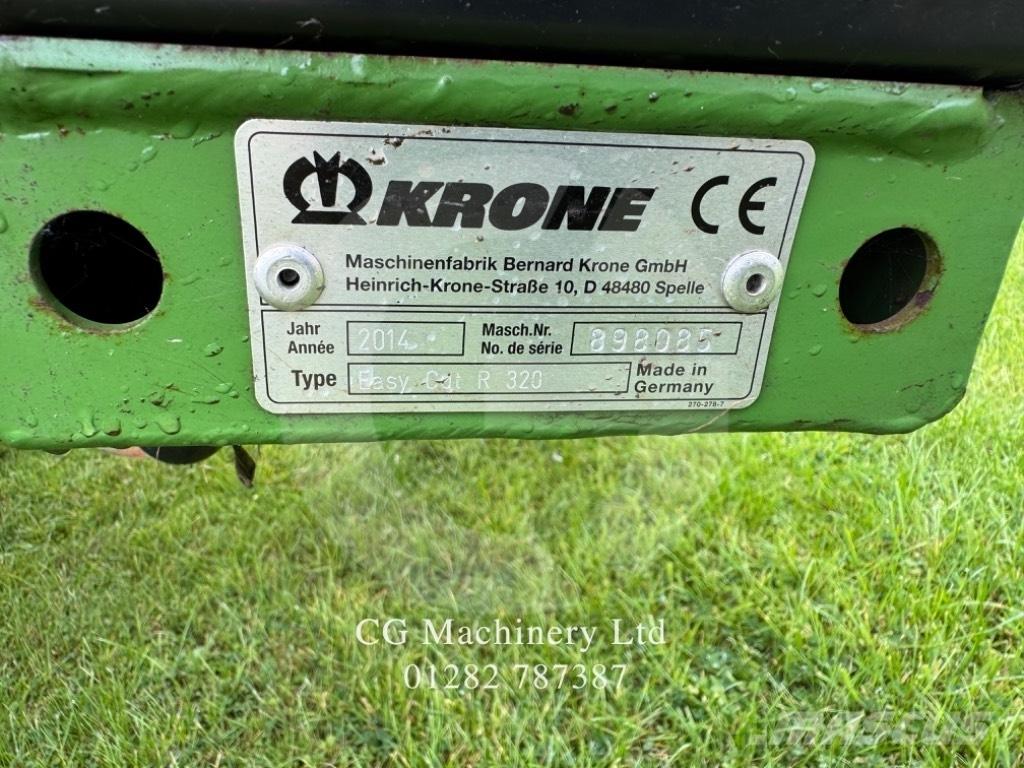 Krone R320 Corta-Relvas montadas e arrastadas