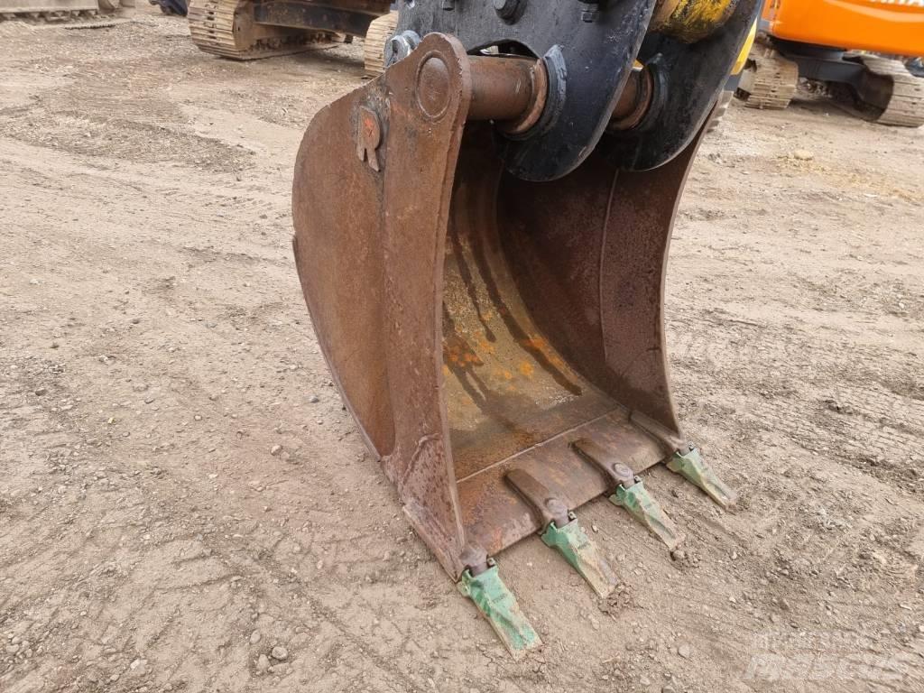 JCB JS 210 LC Escavadoras de rastos
