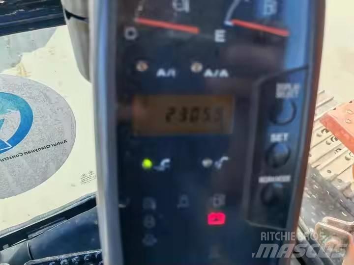 Hitachi ZX135 Escavadoras de rastos