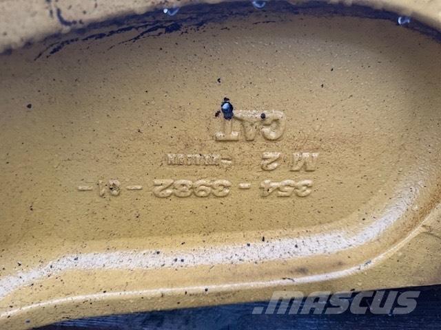 CAT 908 BUCKET LINK Baldes