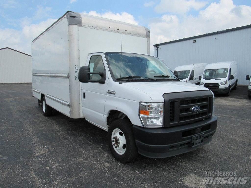 Ford E-350 Camiões de caixa fechada