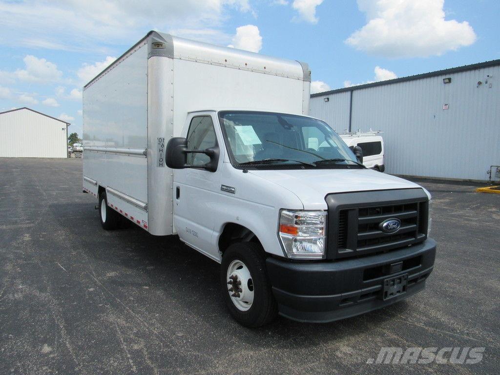Ford E-350 Camiões de caixa fechada