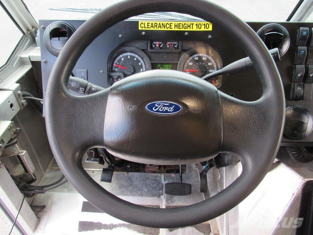 Ford E-450 Camiões de caixa fechada