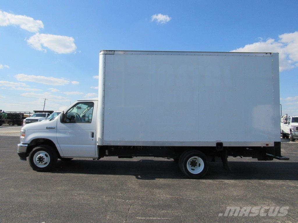 Ford E-450 Camiões de caixa fechada