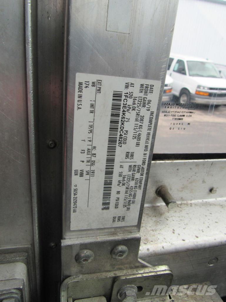 Ford E-450 Camiões de caixa fechada