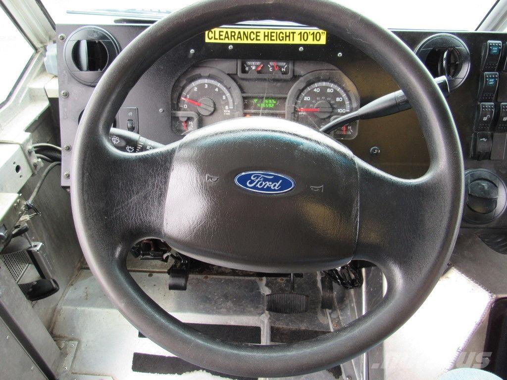 Ford E-450 Camiões de caixa fechada