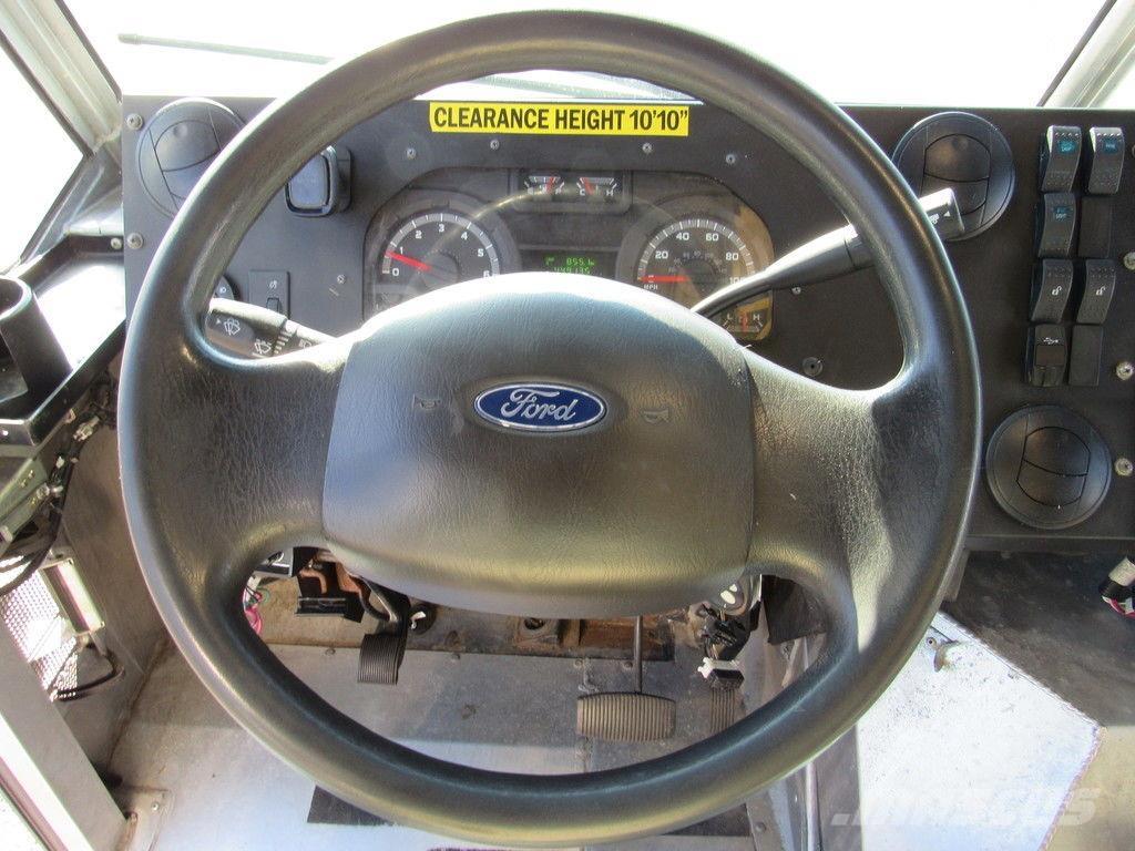 Ford E-450 Camiões de caixa fechada