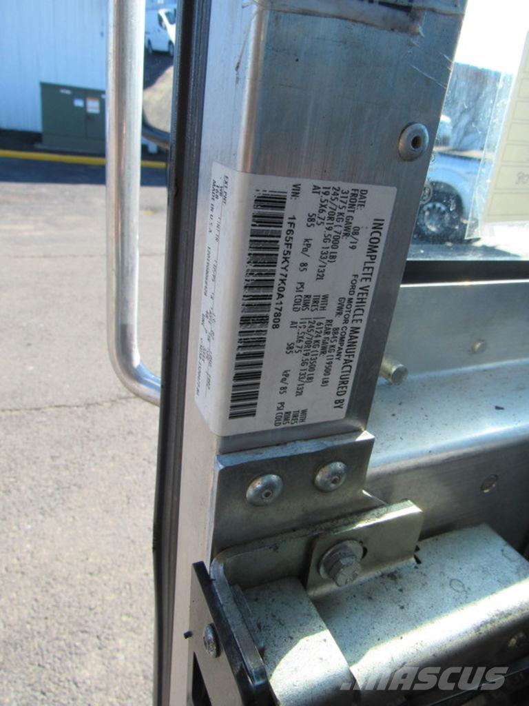 Ford F-59 Camiões de caixa fechada