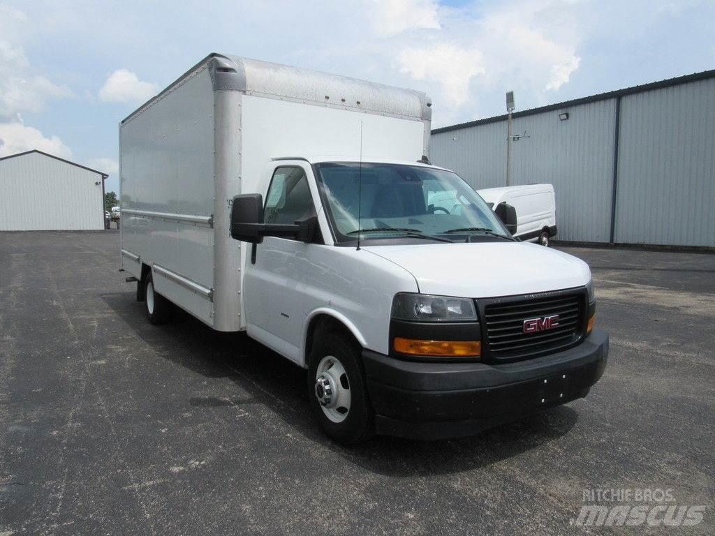 GMC Savana 3500 Camiões de caixa fechada
