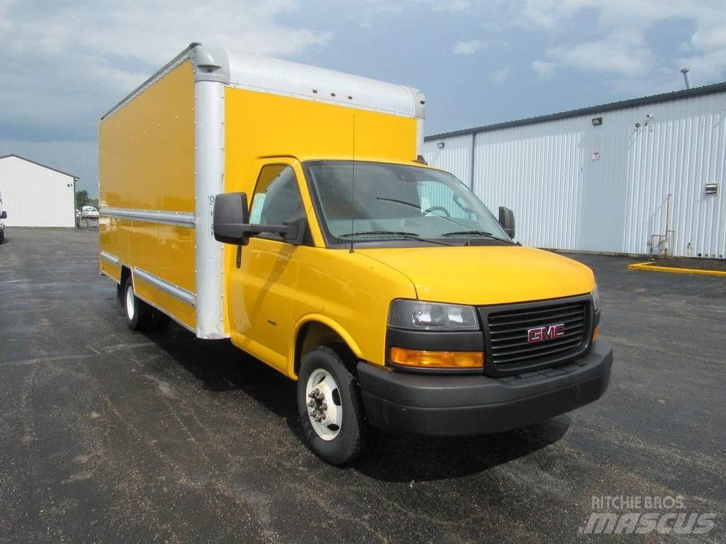 GMC Savana 3500 Camiões de caixa fechada