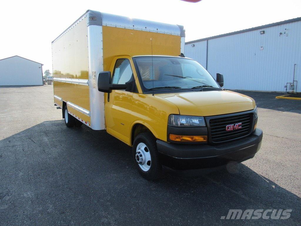 GMC Savana 3500 Camiões de caixa fechada