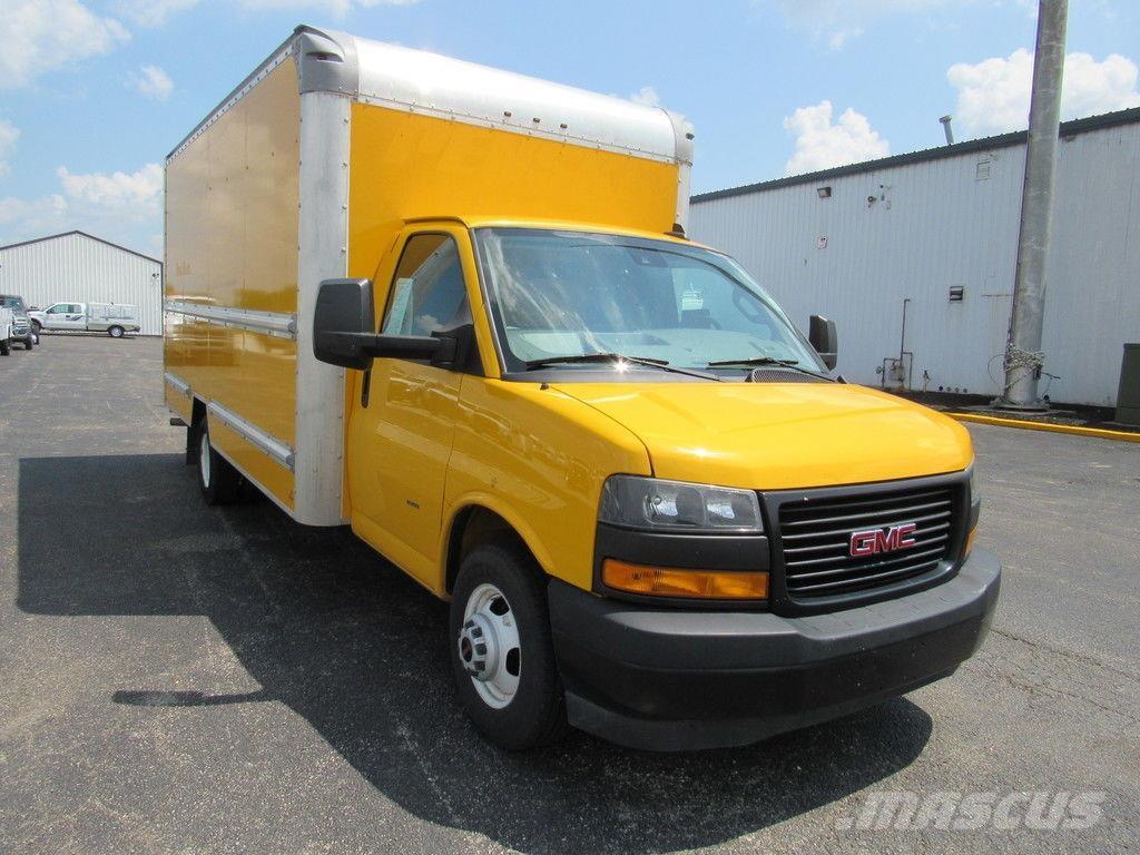 GMC Savana 3500 Camiões de caixa fechada