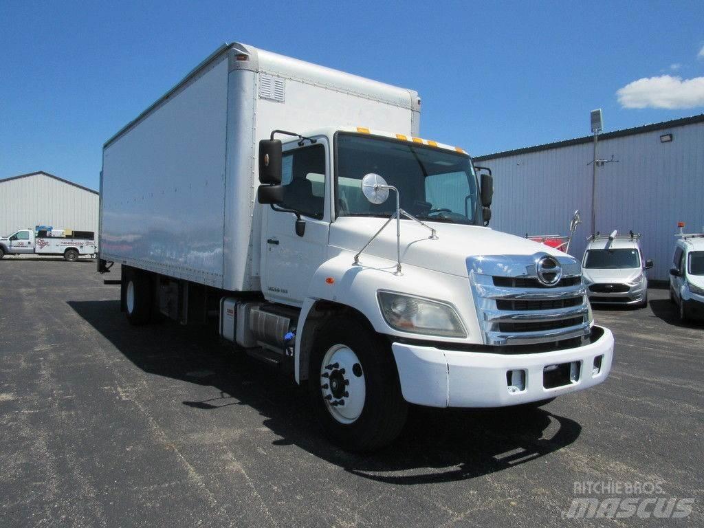 Hino 338 Camiões de caixa fechada