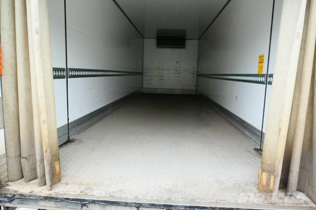 Volvo FM 330 6x2*4 Camiões caixa temperatura controlada