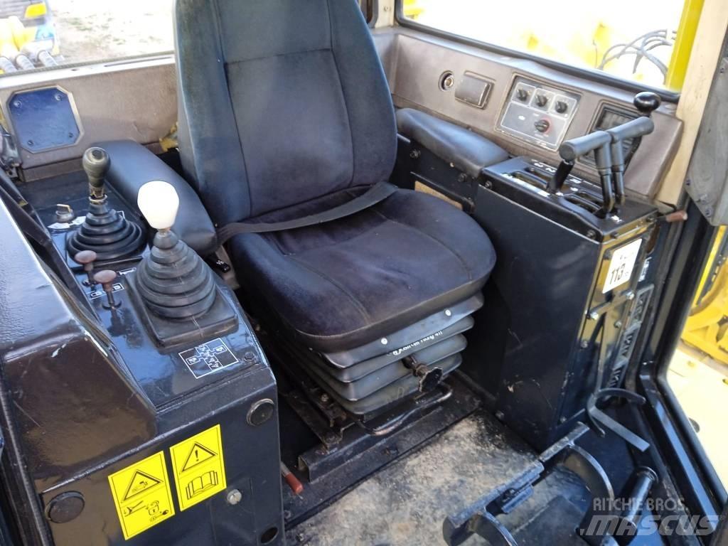 Komatsu D 155 AX-3 Dozers - Tratores rastos
