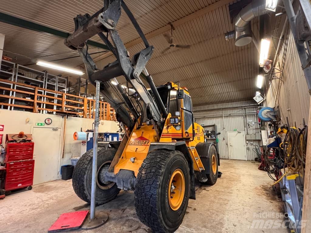 Ljungby L 15 Pás carregadoras de rodas