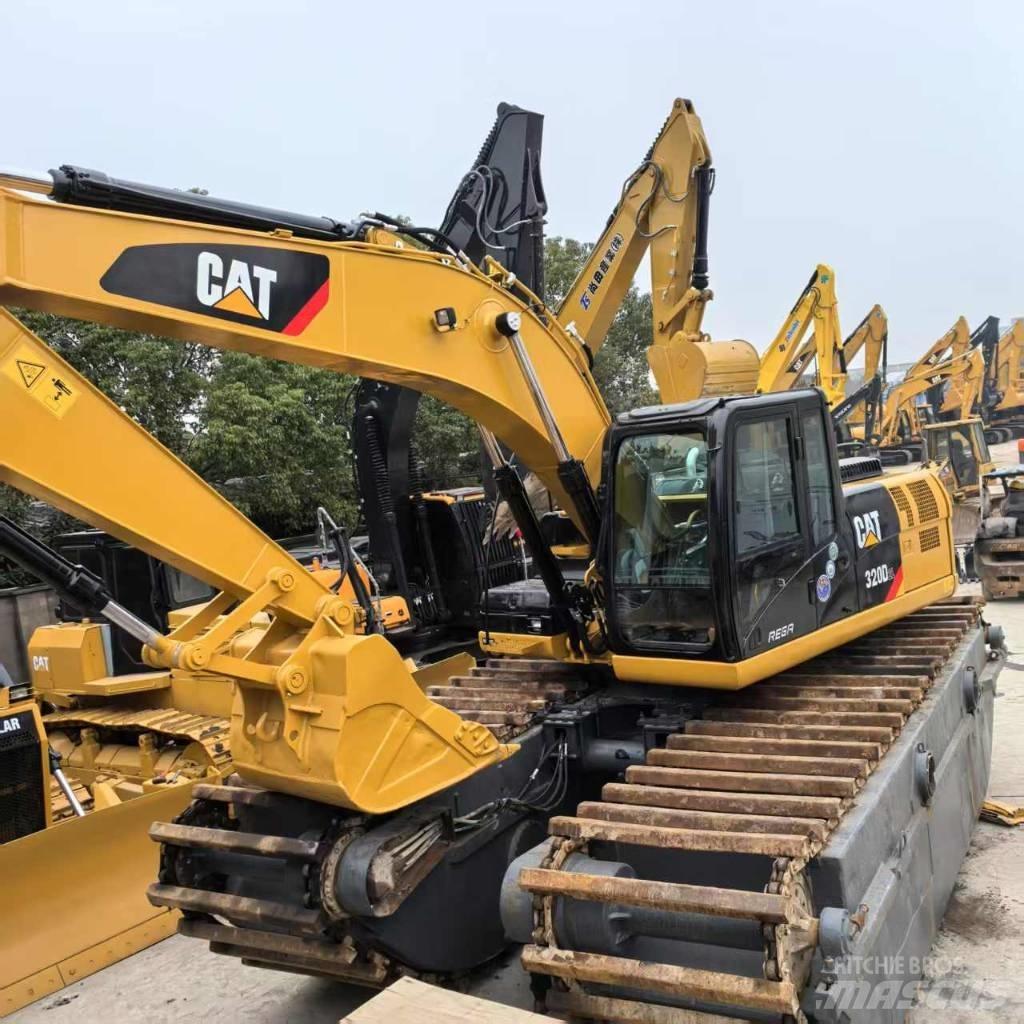 CAT 320 D Escavadoras anfíbias