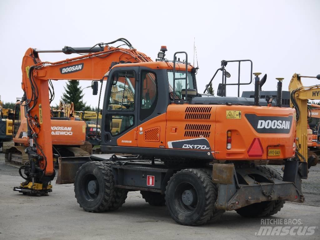 Doosan DX 170 W-5 Escavadoras de rodas