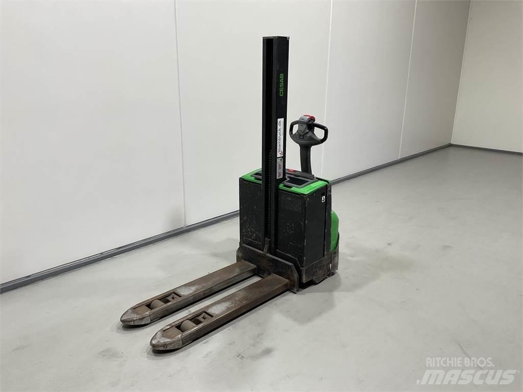 Cesab S208L Self propelled stackers