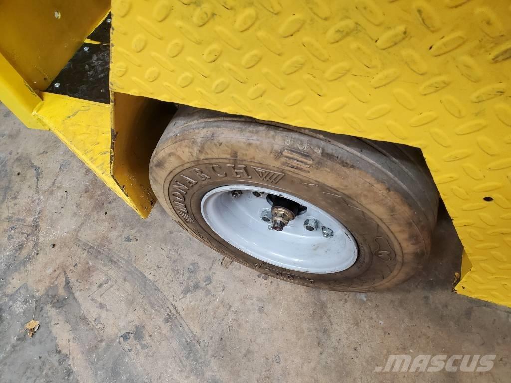 Taylor-Dunn SC090 Tractores de reboque