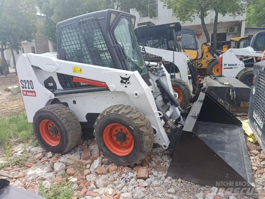 Bobcat S 220 Carregadoras de direcção deslizante