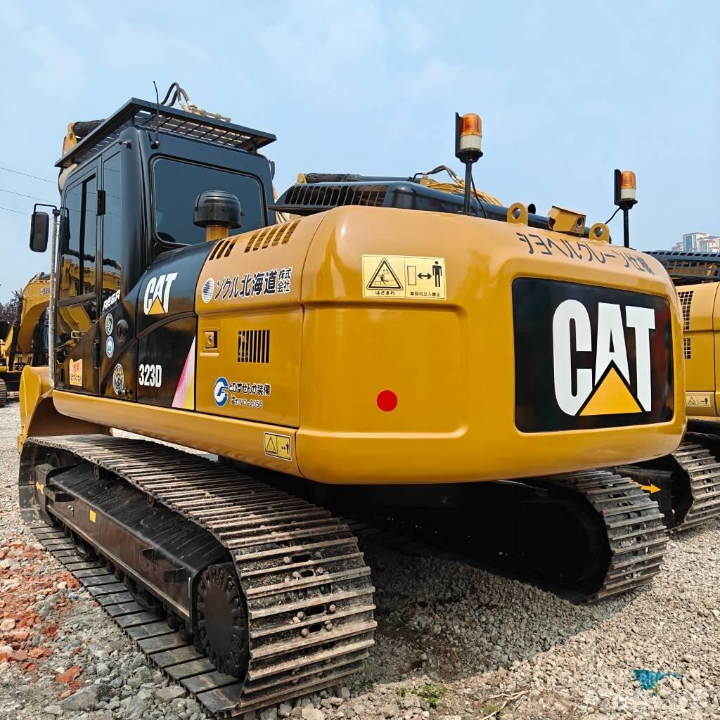 CAT 323D Escavadoras de rastos