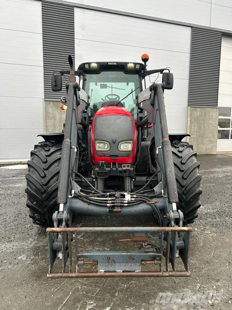 Valtra N141 Advance Tratores Agrícolas usados