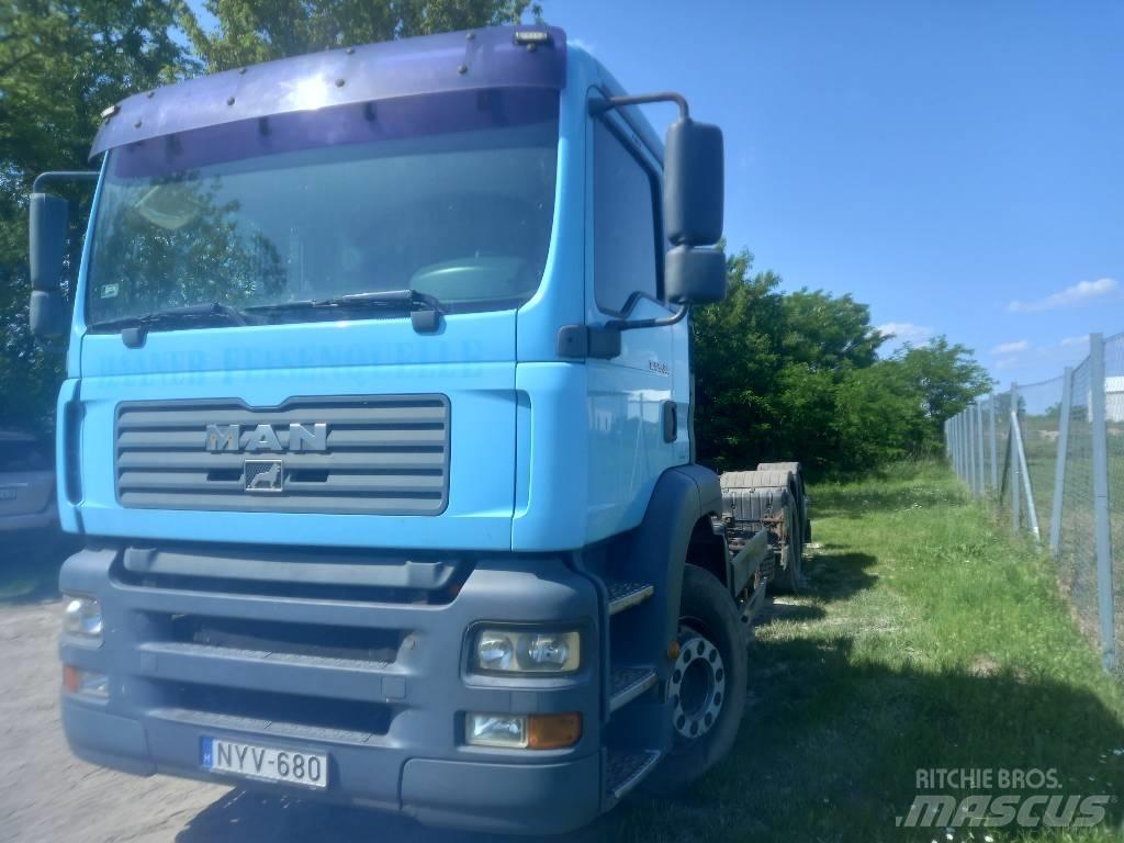 MAN 26.363 FNLC Camiões de chassis e cabine