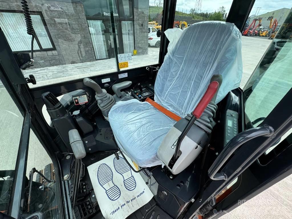 Hitachi ZX 26 U-6CLR Mini Escavadoras <7t