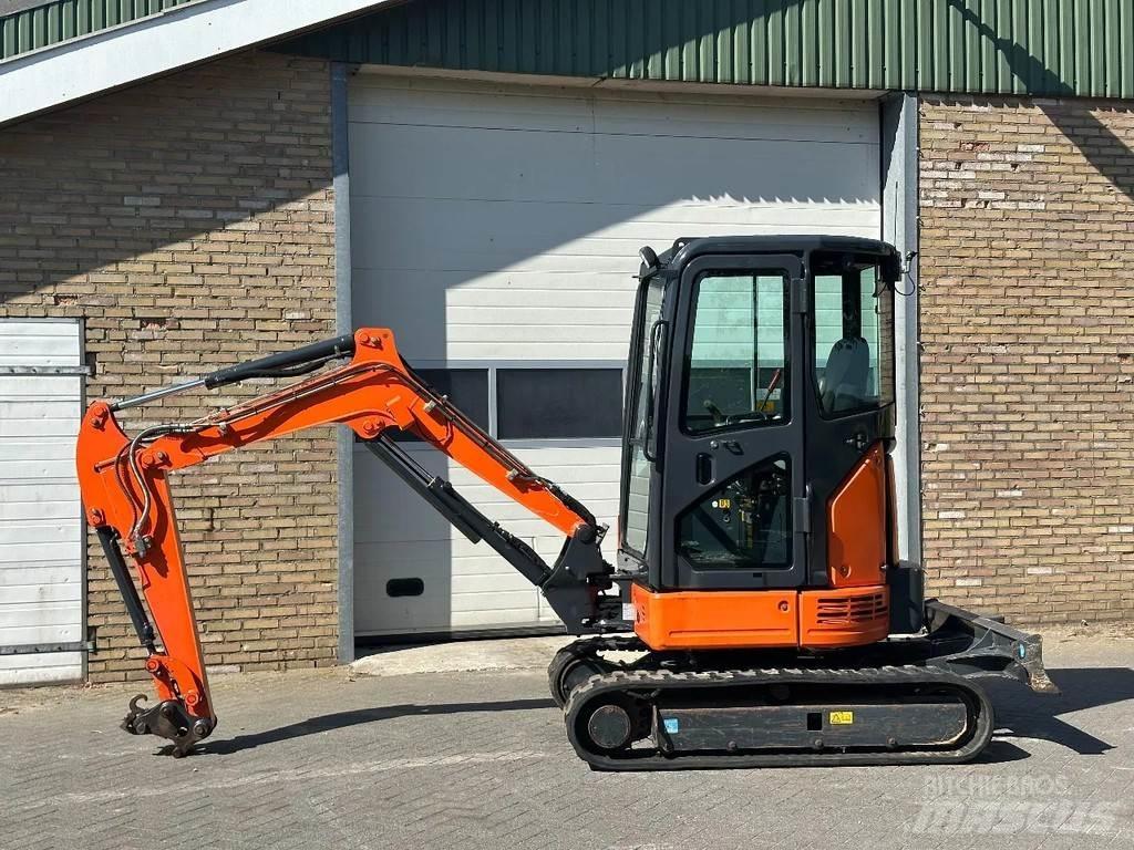 Hitachi ZX26U-6CR Mini Escavadoras <7t