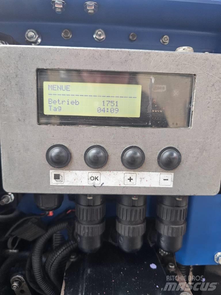 Irus Deltrak 2.5 Corta-Relvas montadas e arrastadas