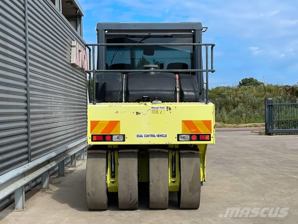 Ammann AP 240 Cilindros Compactadores de pneus