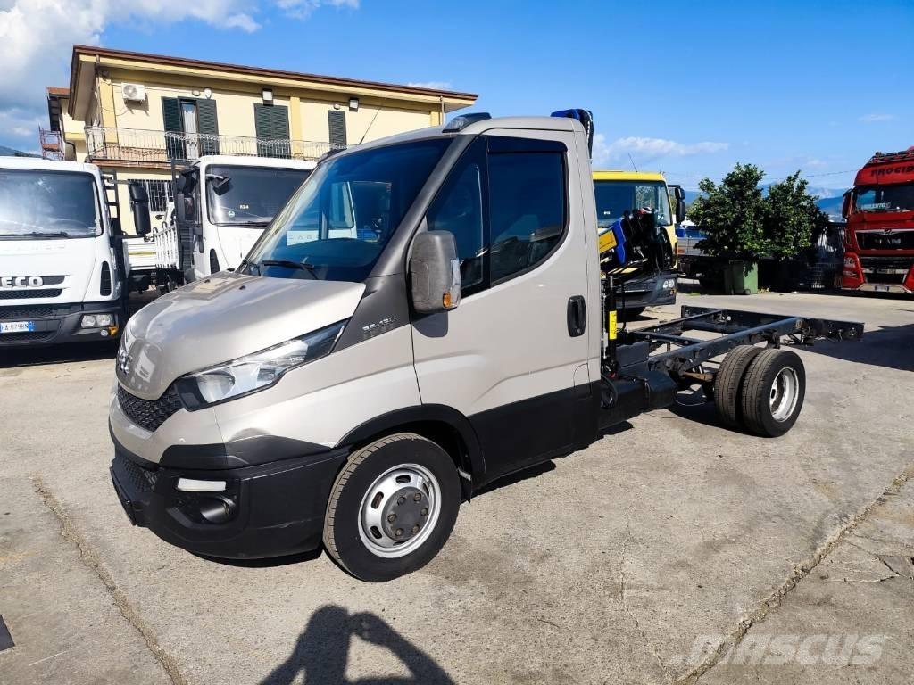 Iveco Daily 35-130 Camiões grua