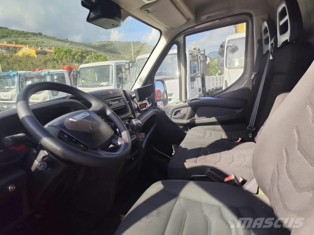 Iveco Daily 35-130 Camiões grua