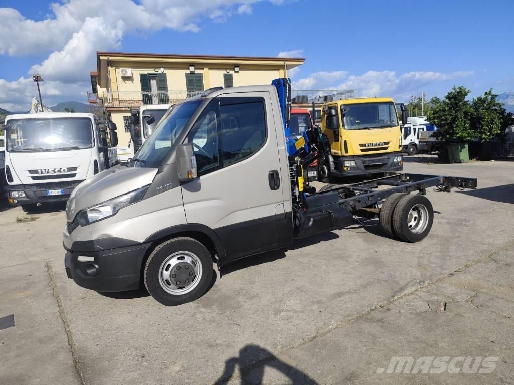 Iveco Daily 35-130 Camiões grua