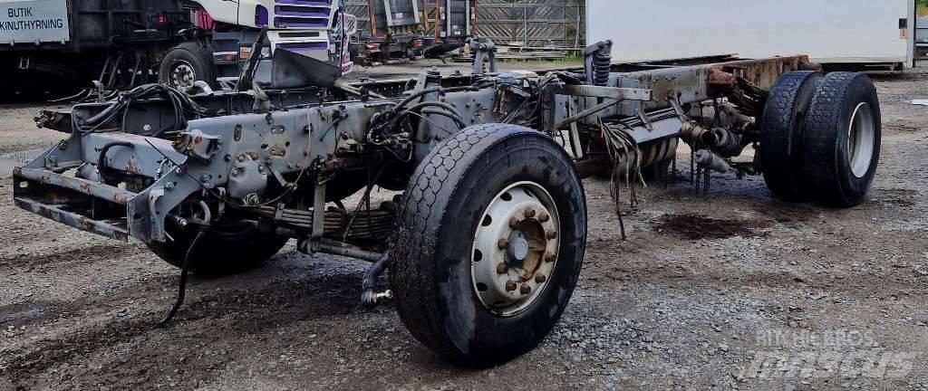 Scania 3-serie Camiões de chassis e cabine