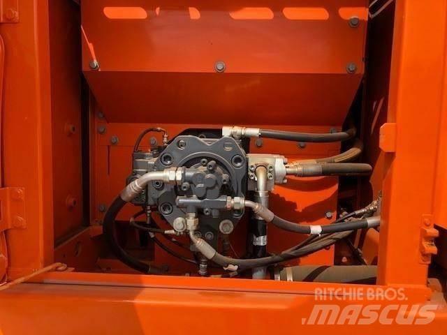 Doosan DX 225 Escavadoras de rastos