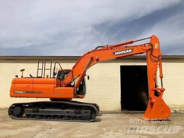 Doosan DX 225 Escavadoras de rastos