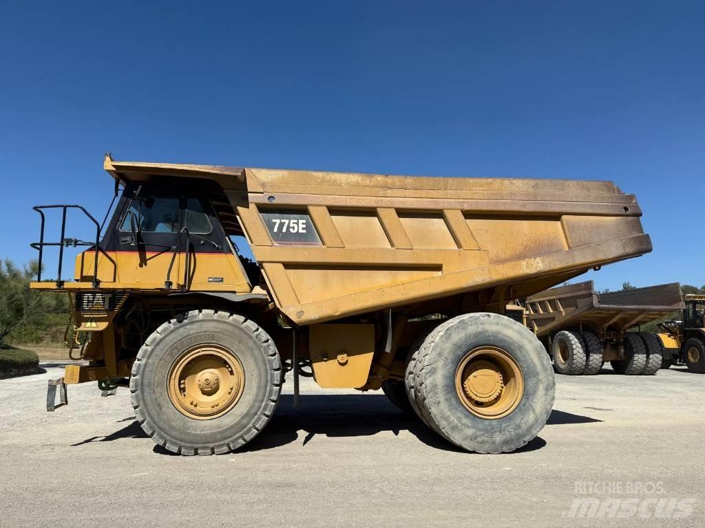 CAT 775 E Camiőes dumper basculantes rígidos