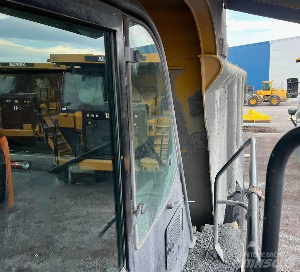 CAT 775 G Camiőes dumper basculantes rígidos