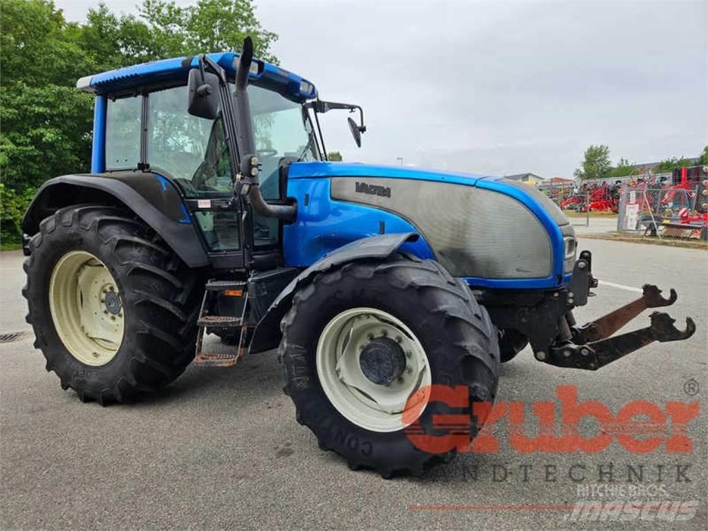 Valtra T 140 Tratores Agrícolas usados