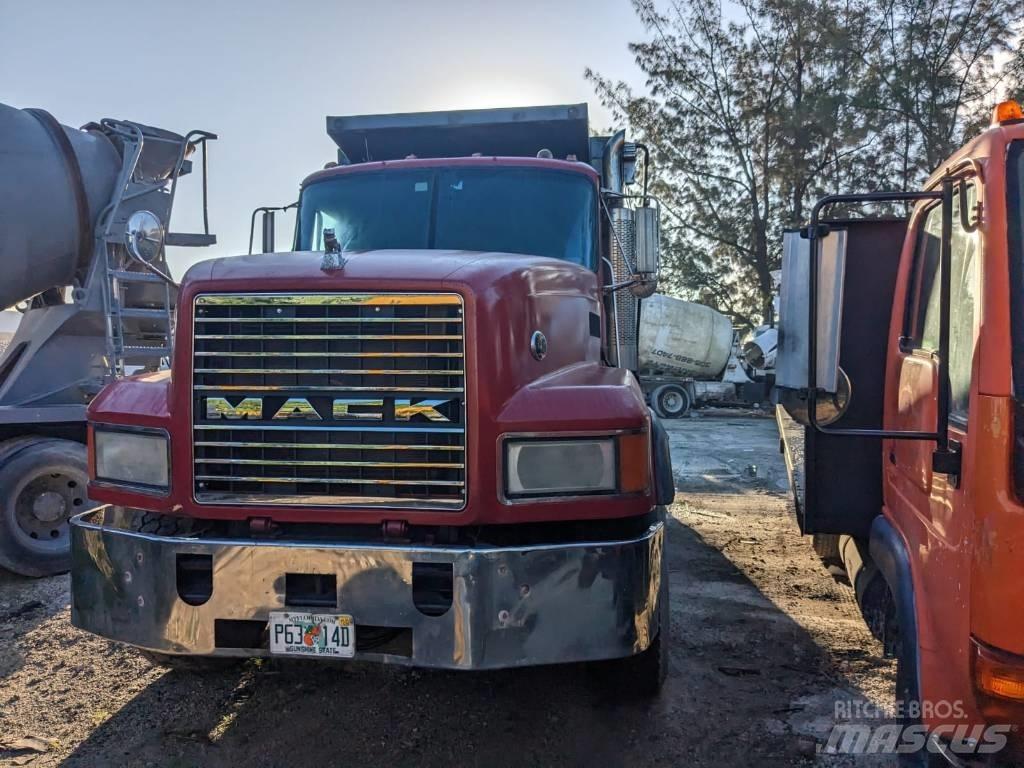 Mack CL 713 Camiões basculantes