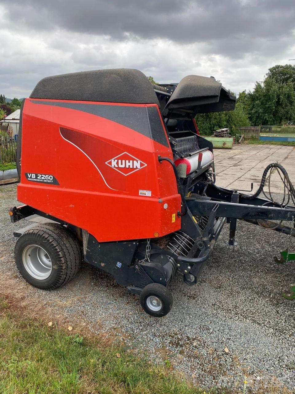 Kuhn VB 2260 Enfardadeira de rolos