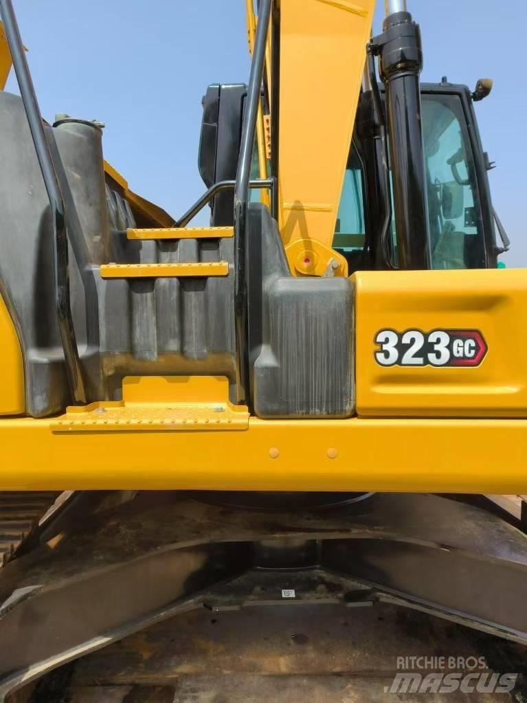 CAT 323 GC Escavadoras de rastos