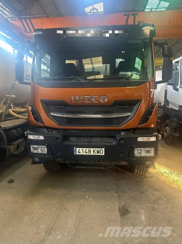Iveco Hormigonera Camiões bomba Betão