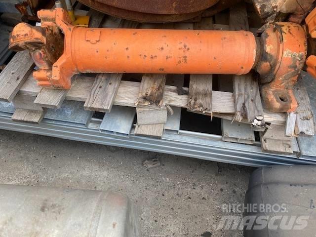 Fiat-Hitachi 350 Transmissão