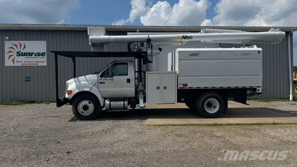 Altec LR V 56 Plataformas aéreas montadas em camião